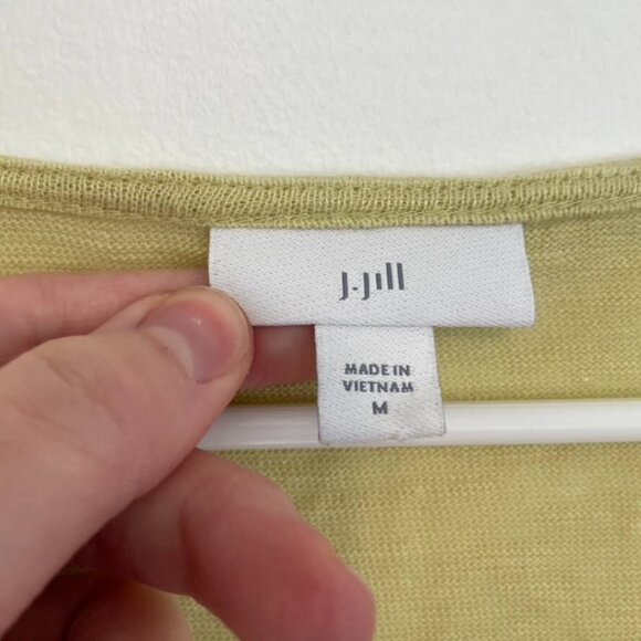 J. JILL Linen Blend Top Chartreuse Green V-Neck 3/4 Sleeve Crochet Asymmetrical - Picture 5 of 12